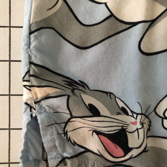 Cute Bugs Bunny H & M button down shirt - Picture 5 of 11